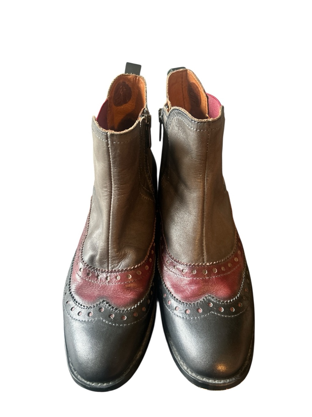 Pikolinos Brighton Chelsea Boots featuring Two-Tone Grey and Burgundy Leather